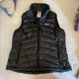 Patagonia women’s size Small puffer vest